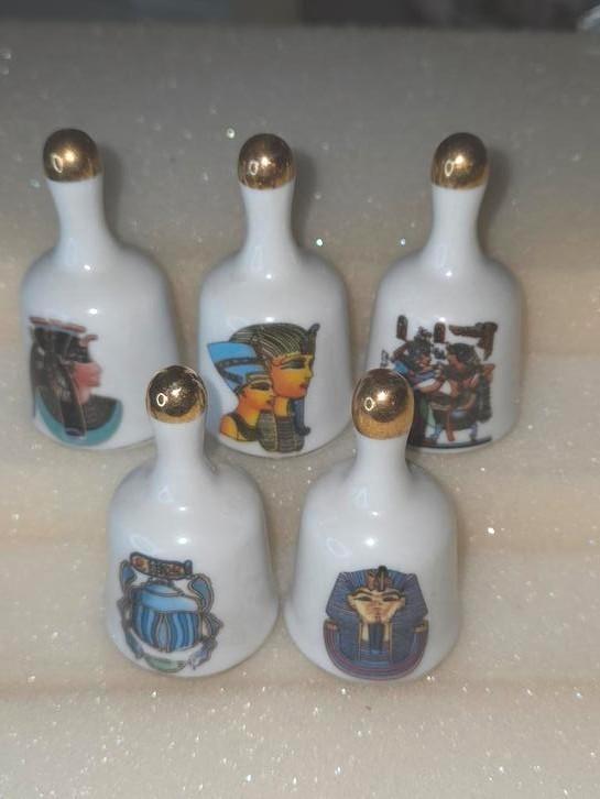 5x Grote Vingerhoedjes  ivv Belletjes gouden top, Verzamelen, Vingerhoedjes, Zo goed als nieuw, Ophalen of Verzenden