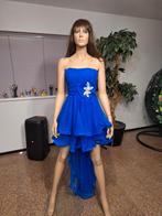 Blauwe strapless jurk met bloem applicatie - Maat M, Kleding | Dames, Jurken, Maat 38/40 (M), Blauw, Ophalen of Verzenden, Boven de knie