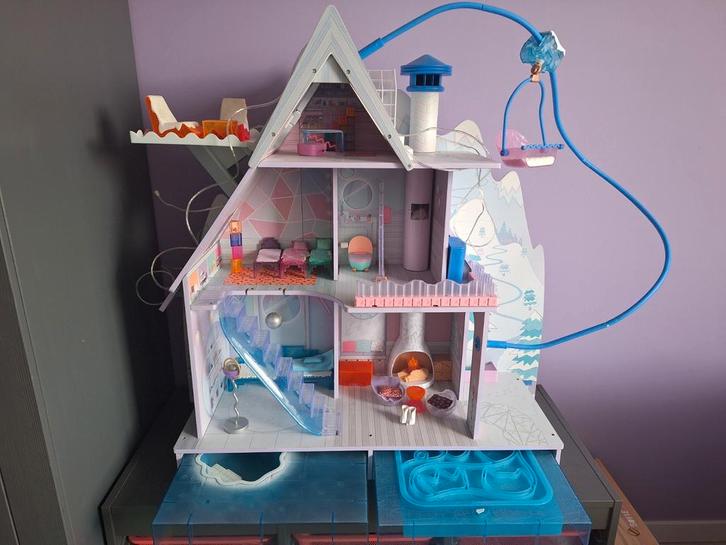 LOL Winterchalet, Kinderen en Baby's, Speelgoed | Poppenhuizen, Gebruikt, Poppenhuis, Ophalen