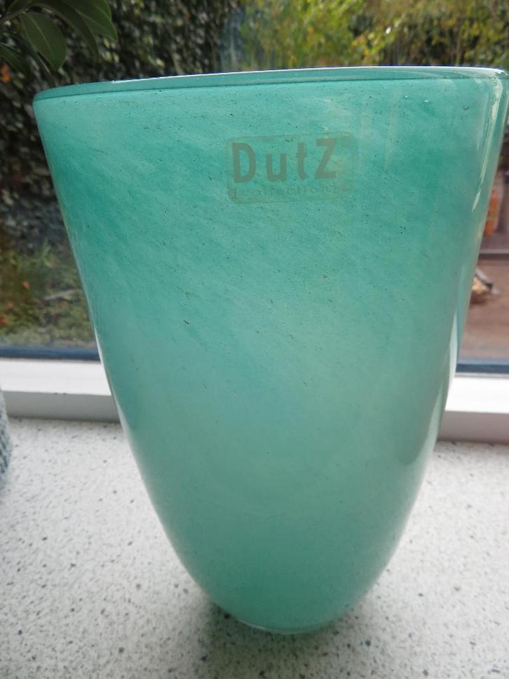 Glazen Vaas merk Dutz groen/ blauw glas meet ca 26 cm hoog, Huis en Inrichting, Woonaccessoires | Vazen, Gebruikt, Groen, Minder dan 50 cm