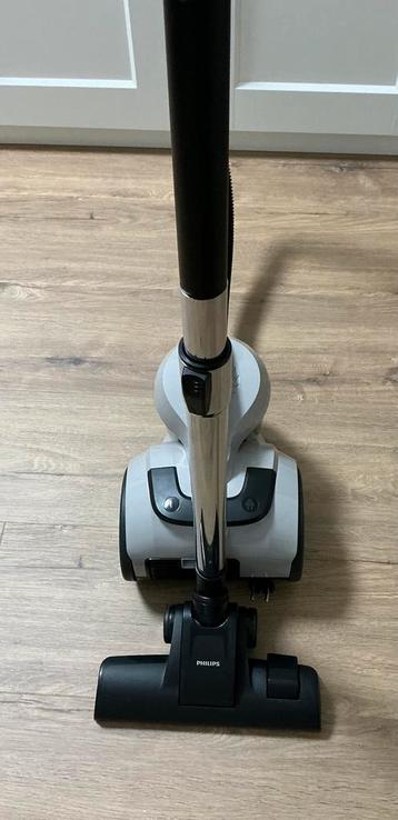 Compacte stofzuiger Philips beschikbaar voor biedingen