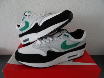 Nike Air Max 1 'White Black Stadium Green' maat 44.5 beschikbaar voor biedingen