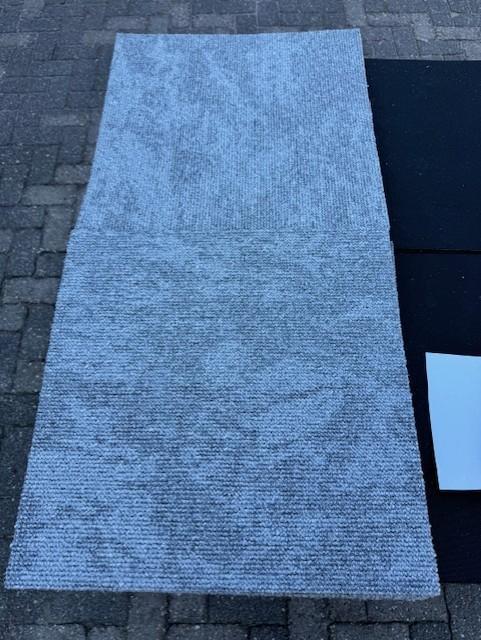 Partij Desso tapijttegels nieuw 50x50cm 22.5m2 grijs #64, Huis en Inrichting, Stoffering | Vloerbedekking, Nieuw, Crème, Beige