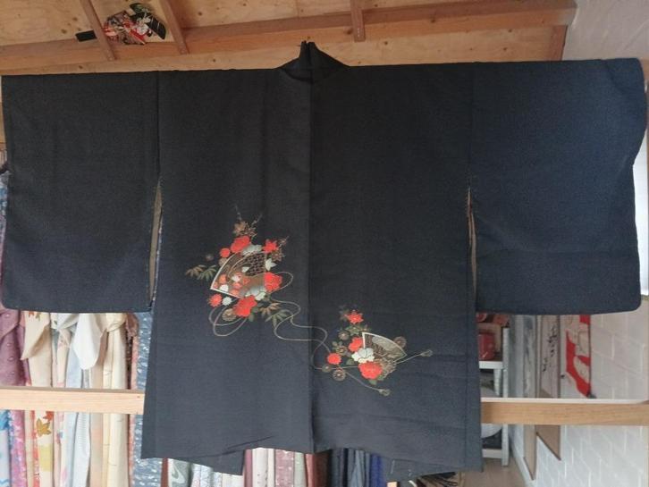 Traditionele Japanse Kimono haori jasje black red matsu, Antiek en Kunst, Antiek | Kleding en Accessoires, Ophalen of Verzenden