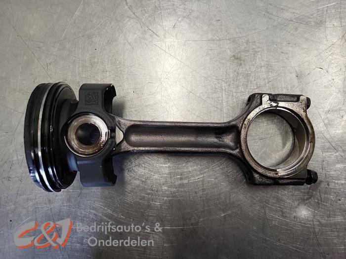 Zuiger van een Fiat Talento, Auto-onderdelen, Motor en Toebehoren, Fiat, Gebruikt, 3 maanden garantie, Ophalen of Verzenden