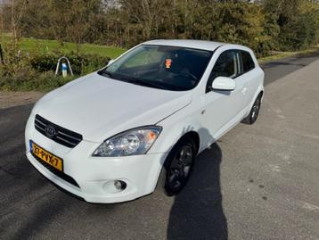 Kia (Pro) Cee d 1.4 Nieuwe APK Vol Opties Rijd Perfect Airco beschikbaar voor biedingen