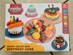 TE KOOP: Magic Dough kleiset verjaardagstaart NIEUW, Ophalen of Verzenden, Nieuw, Knutselen