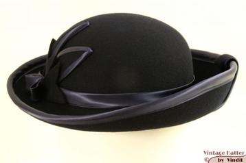 Dameshoed zwart met blauw 55 = S - XS Nieuw gratis verzenden beschikbaar voor biedingen