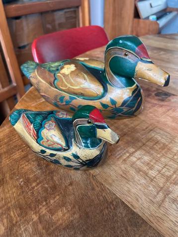Houten decoratieve eenden set beschikbaar voor biedingen