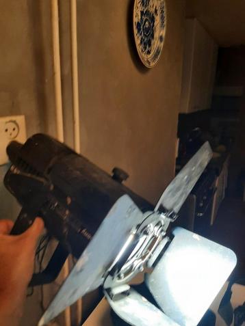 Leuke Werkende Lamp beschikbaar voor biedingen