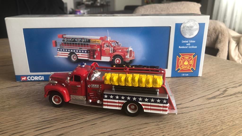 Mack B Pumper Baltic CT, Hobby en Vrije tijd, Modelauto's | 1:50, Ophalen of Verzenden, Nieuw, Bus of Vrachtwagen, Corgi
