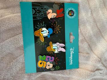 Disneyland Paris pin booster set beschikbaar voor biedingen