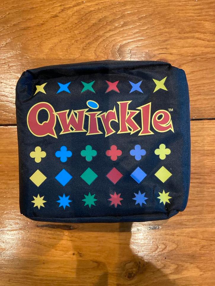 Nieuw Spel: Qwirkle Reisspel, Hobby en Vrije tijd, Gezelschapsspellen | Bordspellen, Nieuw, Een of twee spelers, Reisspel, Ophalen of Verzenden