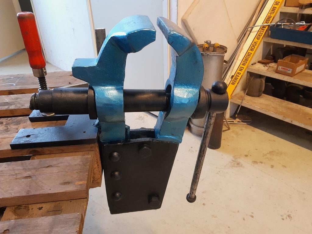 Staart bankschroef, Ophalen of Verzenden, Gebruikt, Minder dan 70 cm, Bankschroef