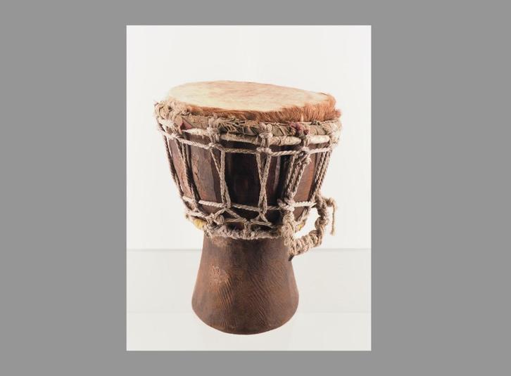 Afrikaanse Djembe trommel (251120-01), Antiek en Kunst, Kunst | Niet-Westerse kunst, Ophalen of Verzenden