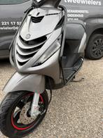 Piaggio Zip 2021 BROM 4t E5 EERSTE EIGENAAR 6689km GARANTIE, Fietsen en Brommers, Scooters | Piaggio, Piaggio, Piaggio, Maximaal 45 km/u