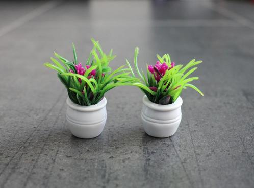 Plant in pot met bloemen miniatuur nieuw 1:12 Paars, Verzamelen, Poppenhuizen en Toebehoren, Nieuw, Decoratie, Ophalen of Verzenden