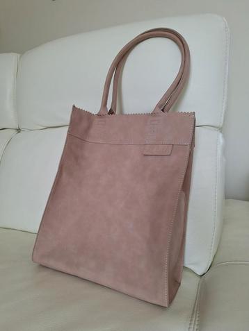 Nieuwe tas beschikbaar voor biedingen