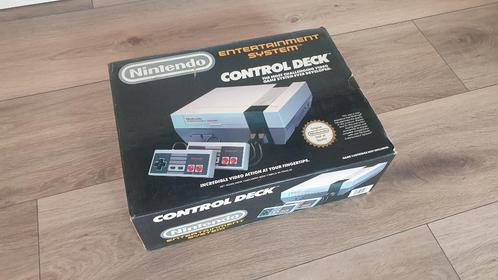 nintendo 8 bit doos, 7 spellen, 10 controllers, gamegenie, Spelcomputers en Games, Games | Nintendo NES, Gebruikt, Ophalen of Verzenden