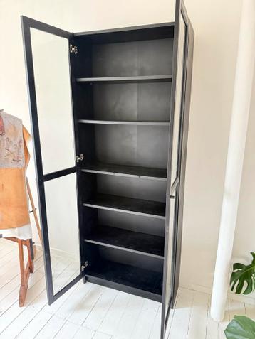 Twee Billy Boekenkasten met Glazen Deuren - afbeelding 3