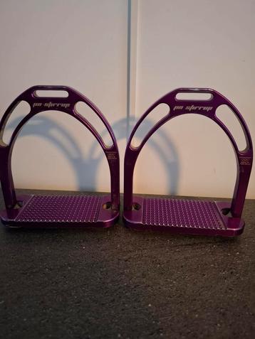 Jinn stirrup paars rood of groen  beschikbaar voor biedingen