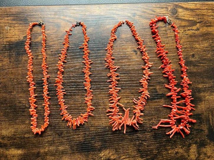 4 Oude Bloedkoraal Kettingen, Sieraden, Tassen en Uiterlijk, Kettingen, Gebruikt, Overige materialen, Rood, Ophalen of Verzenden