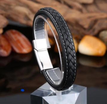 Leren armband.  beschikbaar voor biedingen