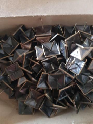 Vierkante sier meubelnagels beschikbaar voor biedingen