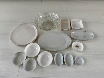 Set servies wit beschikbaar voor biedingen