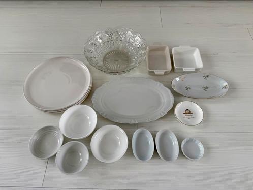 Set servies wit, Huis en Inrichting, Keuken | Servies, Gebruikt, Bord(en), Overige stijlen, Ophalen