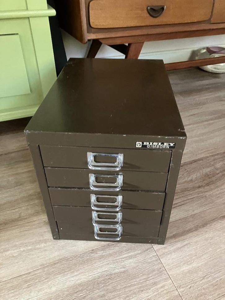 Metalen vintage bruin archiefkastje Bisley Gimborn, Huis en Inrichting, Kasten | Roldeurkasten en Archiefkasten, Gebruikt, Minder dan 100 cm