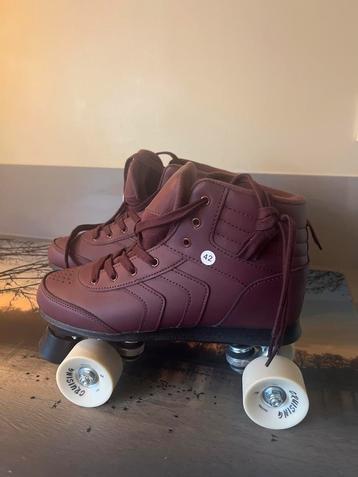 Nieuwe Bordeaux Rode Rolschaatsen Maat 42 beschikbaar voor biedingen
