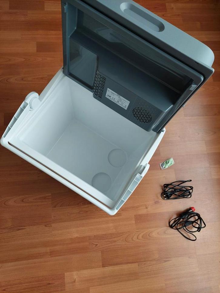 Mobicool thermo-elektrische koelbox 12/230V, Caravans en Kamperen, Koelboxen, Zo goed als nieuw, Koelbox, Elektrisch, Ophalen of Verzenden