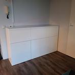 IKEA Besta Dressoir met hoogglans witte deuren en Glasplaat, Huis en Inrichting, Kasten | Dressoirs, Ophalen of Verzenden, Gebruikt