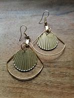 Nieuwe zelfgemaakte metalen oorbellen goudkleurig, Sieraden, Tassen en Uiterlijk, Oorbellen, Overige materialen, Hangers, Nieuw