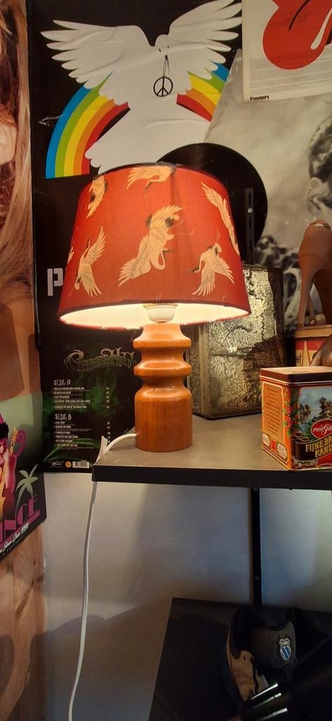 Vintage Tafellamp met Houten Voet, Gebruikt, Unknown, Ophalen of Verzenden, Stof