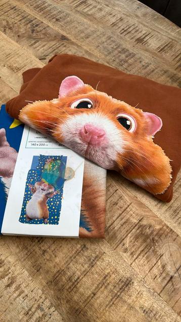Hamsterdekbed met kindertrui beschikbaar voor biedingen