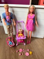 Barbie gezin: zwangere moeder, vader, twee baby’s en peuter, Zo goed als nieuw, Ophalen, Barbie