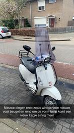 Vespa sprint wit, Fietsen en Brommers, Scooters | Vespa, Maximaal 25 km/u, Benzine, Overige modellen, Gebruikt