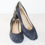 Blauw Suede Geox Lak Pumps (Maat 40) - s8 € 40,-, Kleding | Dames, Schoenen, Blauw, Ophalen of Verzenden, Geox, Zo goed als nieuw