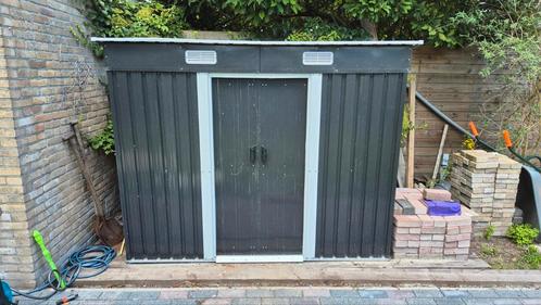 Metalen berging / tuinhuis, Tuin en Terras, Tuinhuizen, Gebruikt, Schuur, Metaal, Minder dan 250 cm, Minder dan 200 cm, Zonder ramen
