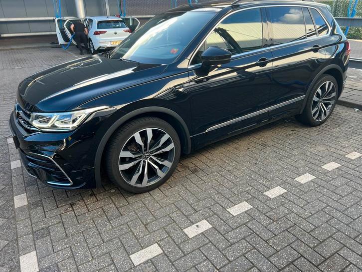 Volkswagen Tiguan 1.5 TSI 150PK DSG 3X R-Line/Pano/ACC, Auto's, Volkswagen, Particulier, Tiguan, ABS, Achteruitrijcamera, Adaptieve lichten