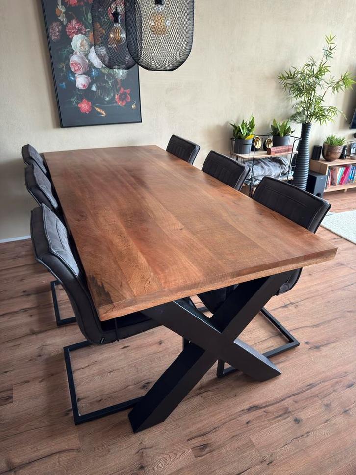 Mango Houten eettafel met 6 stoelen, Huis en Inrichting, Stoelen, Zo goed als nieuw, Vijf, Zes of meer stoelen, Hout, Leer, Metaal