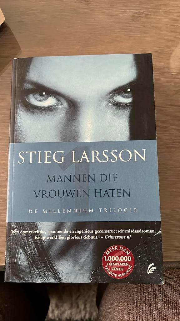 Stieg Larsson - Mannen die vrouwen haten, Boeken, Thrillers, Zo goed als nieuw, Scandinavië, Ophalen of Verzenden
