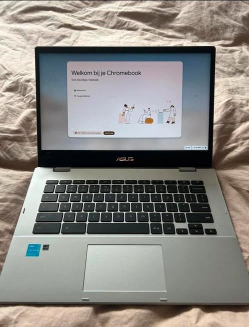 Asus Chromebook 14 inch, Computers en Software, Chromebooks, Zo goed als nieuw, 14 inch, 4 GB of minder, 64 GB, Qwerty, Ophalen of Verzenden