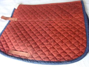 ZADELDEK MAAT FULL DONKERROOD DRESSUUR beschikbaar voor biedingen