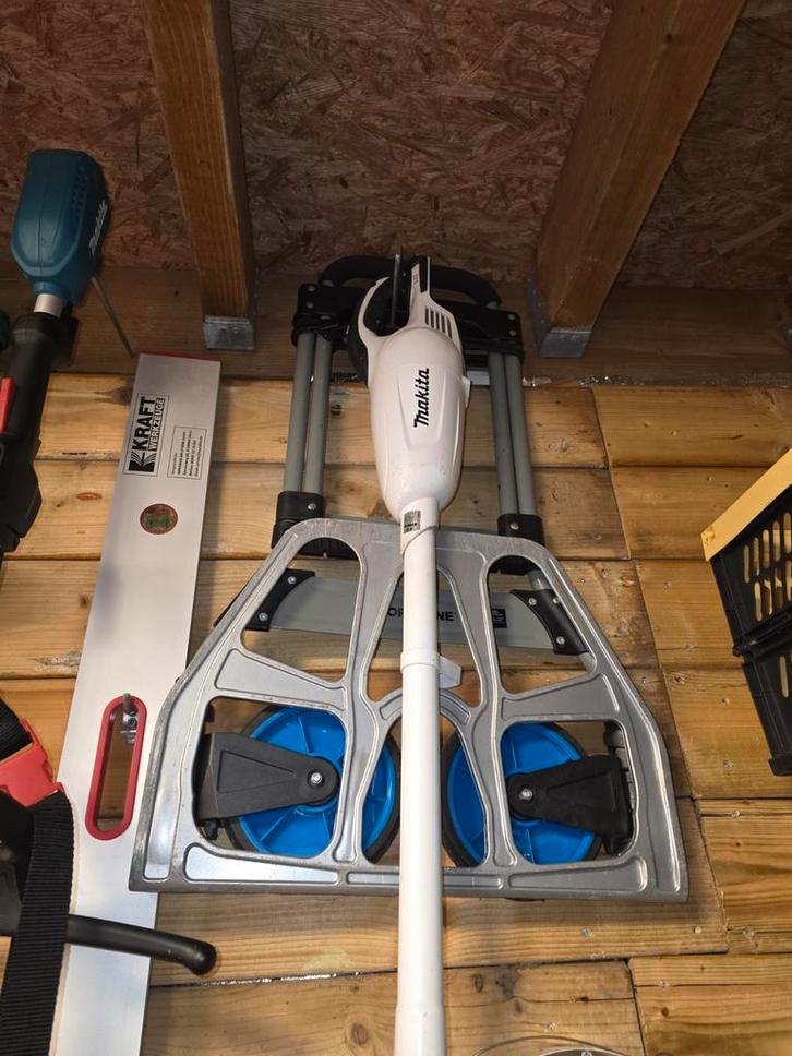 Makita 18V Accu Stofzuiger - Krachtig en Handig!, Doe-het-zelf en Verbouw, Reinigingsmachines, Gebruikt, Waterstofzuiger, Ophalen