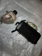 piaggio zip sp98 koelsyteem radiateur en kvs potje, Motoren, Ophalen of Verzenden, D, D, D