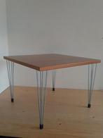 Fritz Hansen Pin Age bijzettafel, Minder dan 55 cm, Rond, Zo goed als nieuw, Hout