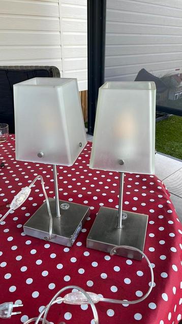 2 schemerlampen beschikbaar voor biedingen
